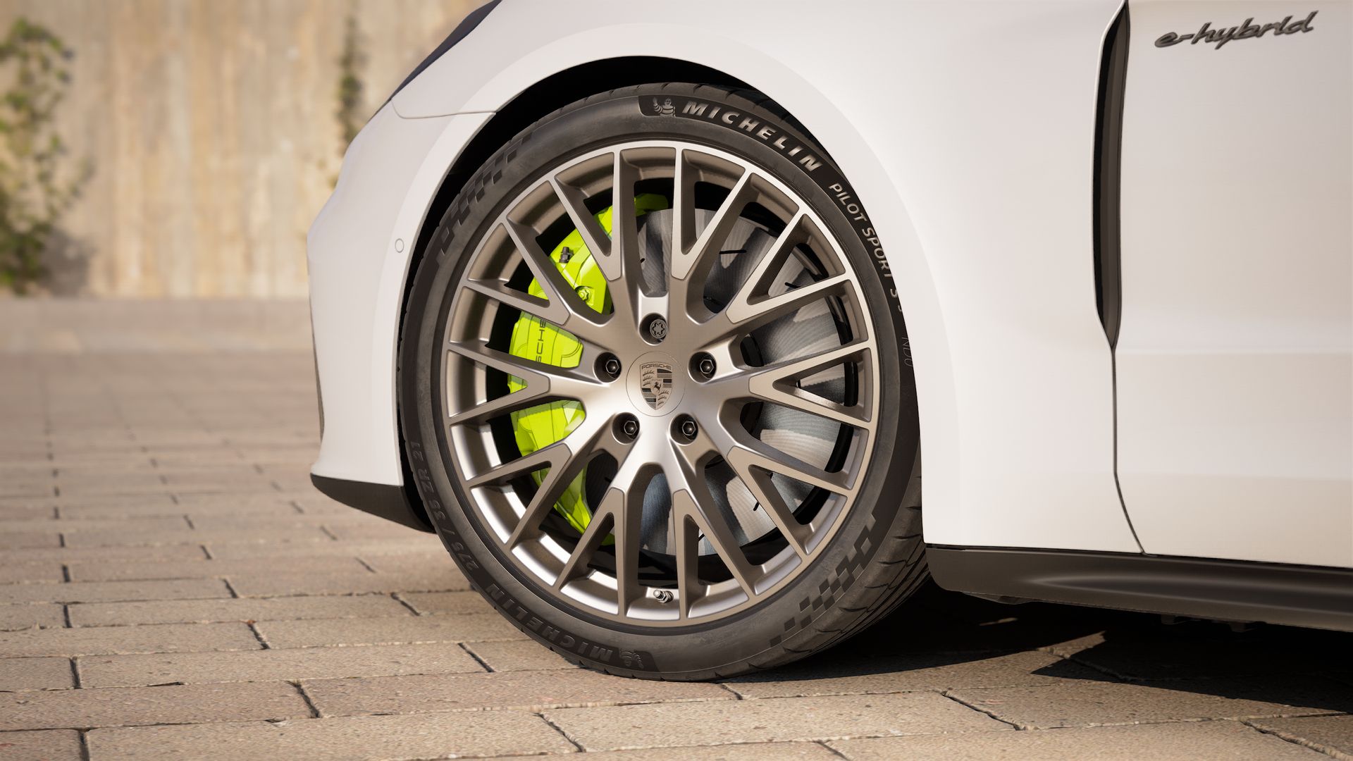 Vista exterior de su Panamera Turbo E-Hybrid