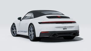 911 Carrera T Cabriolet -ի արտաքին տեսքը. ավտոմեքենայի հետնամաս և ձախ կողմ
