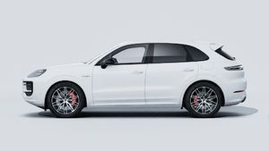 Cayenne S E-Hybrid Black Edition -ի արտաքին տեսքը ձախ կողմից
