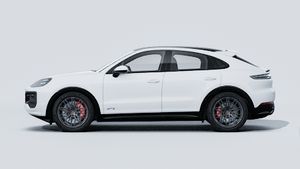 Cayenne GTS Coupé -ի արտաքին տեսքը ձախ կողմից
