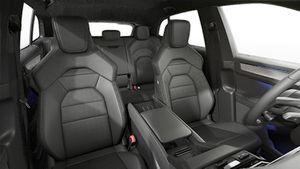Cayenne S Electric-ի սրահի տեսքը. առջևի նստատեղեր
