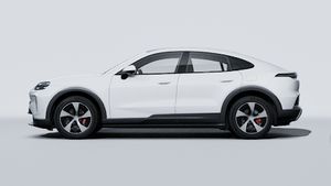 Cayenne S Coupé Electric -ի արտաքին տեսքը ձախ կողմից
