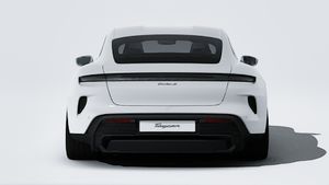 Taycan Turbo S -ի արտաքին տեսքը հետևից