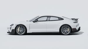 Taycan Turbo GT with Weissach Package -ի արտաքին տեսքը ձախ կողմից
