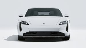 Taycan Turbo Cross Turismo -ի արտաքին տեսքը առջևից