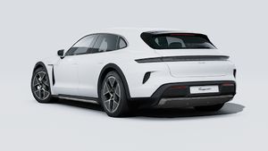 Taycan Turbo Cross Turismo -ի արտաքին տեսքը. ավտոմեքենայի հետնամաս և ձախ կողմ