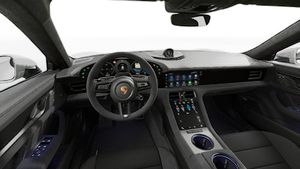 Taycan GTS Sport Turismo-ի սրահի տեսքը. ղեկանիվ և կենտրոնական վահանակ