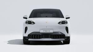 Vista exterior de Cayenne S Coupé Electric mostrando la parte delantera del coche