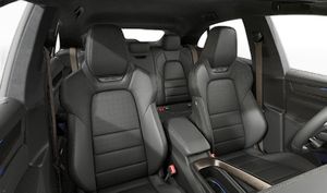 Vista interior de los asientos delanteros del Macan Turbo Electric