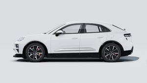 Vista exterior de Macan Turbo Electric mostrando el lado izquierdo del coche