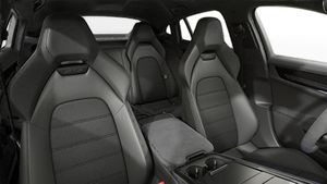 Vista interior de los asientos delanteros del Panamera GTS