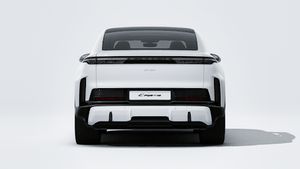 Außenansicht von Cayenne Turbo Coupé Electric mit Blick auf das Heck des Fahrzeugs