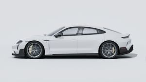 Die Außenansicht von Taycan Turbo GT zeigt die linke Seite des Fahrzeugs