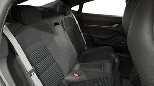 Innenansicht des Taycan 4 Black Edition