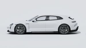 Die Außenansicht von Taycan Turbo Sport Turismo zeigt die linke Seite des Fahrzeugs