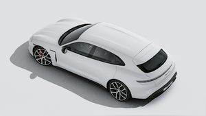 Außenansicht von Taycan 4S Sport Turismo Black Edition von oben gesehen