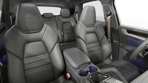 Interior view showing the front seats of Cayenne Turbo E-Hybrid