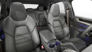 Interior view showing the front seats of Cayenne Turbo E-Hybrid Coupé