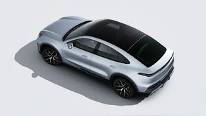 Exterior view of Cayenne S Coupé Electric seen from above