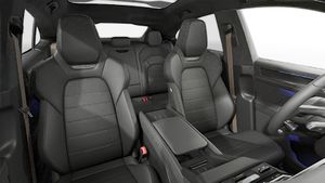 Interior view showing the front seats of Cayenne Turbo Coupé Electric