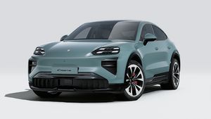Exterior view of Cayenne Turbo Coupé Electric showing the front and left side of the car
