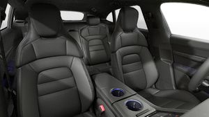 Interior view showing the front seats of Taycan 4 Cross Turismo