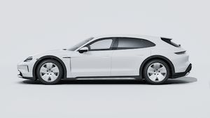 Exterior view of Taycan 4 Cross Turismo showing the left side of the car