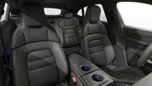 Interior view showing the front seats of Taycan 4S Cross Turismo