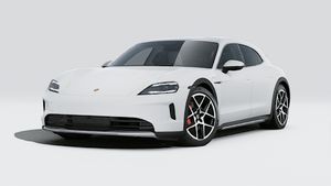 Exterior view of Taycan 4S Cross Turismo showing the front and left side of the car