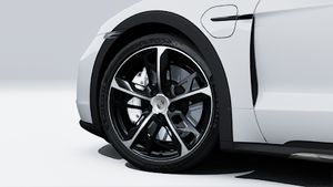 Exterior view of Taycan Turbo Cross Turismo
