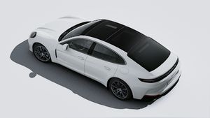 Exterior view of Panamera 4 E-Hybrid seen from above