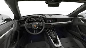 911 Targa 4S avtomobilinin sükanı və idarə panelini göstərən daxili görünüş