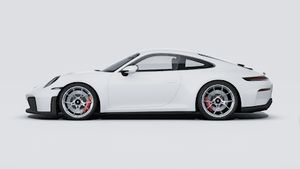 Avtomobilin sol tərəfini göstərən 911 GT3 with Touring Package modelinin xarici görünüşü