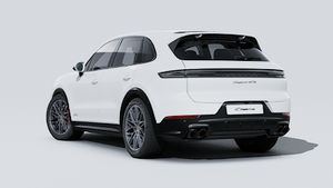 Avtomobilin arxa və sol tərəflərini göstərən Cayenne GTS modelinin xarici görünüşü