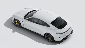 Yuxarıdan görünən Taycan Turbo S modelinin xarici görünüşü