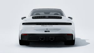 Spoljašnji pogled na 911 Targa 4 GTS koji prikazuje stražnji dio automobila