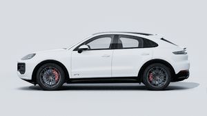 Spoljašnji pogled na Cayenne GTS Coupé koji prikazuje lijevu stranu automobila