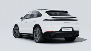 Spoljašnji pogled na Cayenne GTS Coupé koji prikazuje stražnju i lijevu stranu automobila