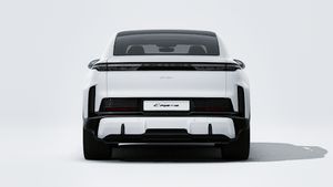 Spoljašnji pogled na Cayenne Turbo Coupé Electric koji prikazuje stražnji dio automobila