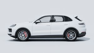 Vue extérieure de Cayenne S montrant le côté gauche de la voiture