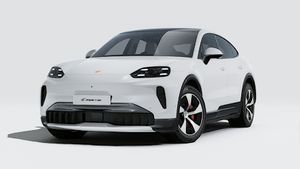 Vue extérieure de Cayenne S Coupé Electric montrant l'avant et le côté gauche de la voiture