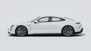 Vue extérieure de Taycan Turbo S montrant le côté gauche de la voiture