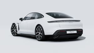 Vue extérieure de Taycan 4 Black Edition montrant l'arrière et le côté gauche de la voiture