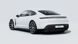 Vue extérieure de Taycan 4S Black Edition montrant l'arrière et le côté gauche de la voiture