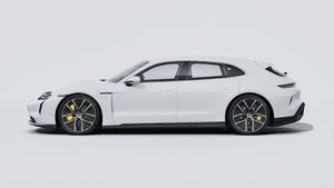 Vue extérieure de Taycan Turbo S Sport Turismo montrant le côté gauche de la voiture