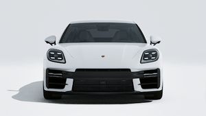 Buitenaanzicht van de Panamera GTS aan de voorkant van de auto