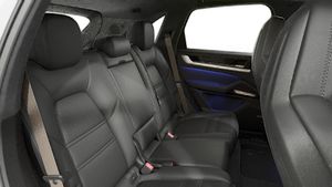 Вътрешен изглед на Cayenne Turbo E-Hybrid