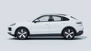 Външен изглед на Cayenne E-Hybrid Coupé , показващ лявата страна на автомобила