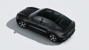 Външен изглед на Cayenne S Coupé Electric , гледан отгоре