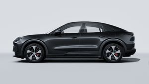 Външен изглед на Cayenne S Coupé Electric , показващ лявата страна на автомобила